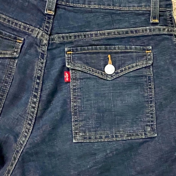 Y2K Levis Camp Shorts Blue Jean Denim Zip Fly Flap & Patch Pockets Retro Size 10 - Picture 6 of 9